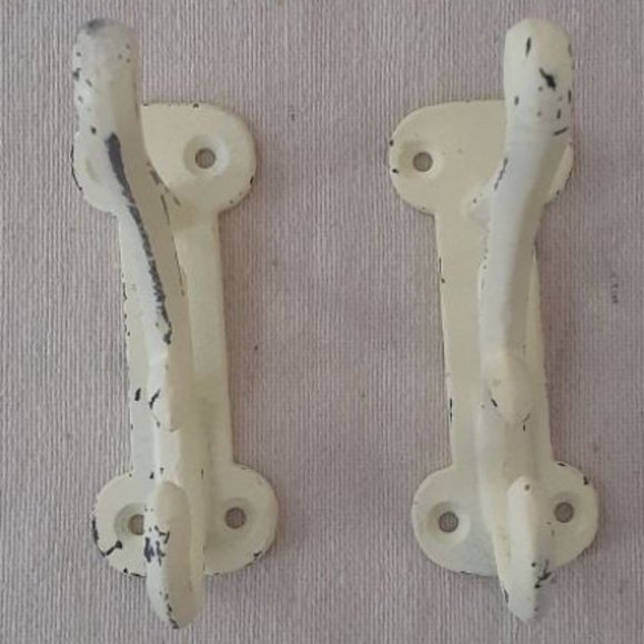 Set of two Cast iron Linen White School House Wall Hooks - Picture 3 of 3